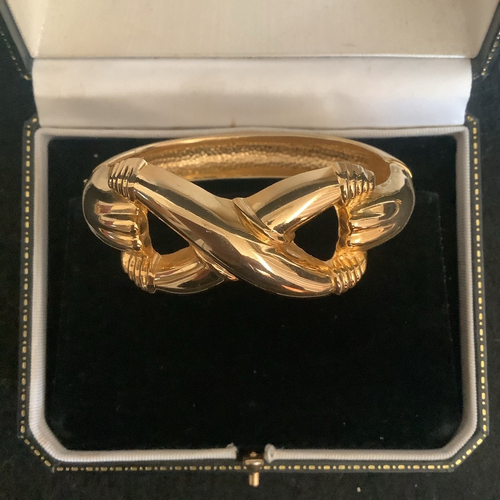 Vintage gold tone bangle.